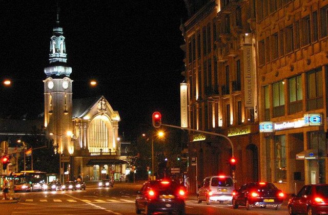 Luxemburg va renunta la secretul bancar