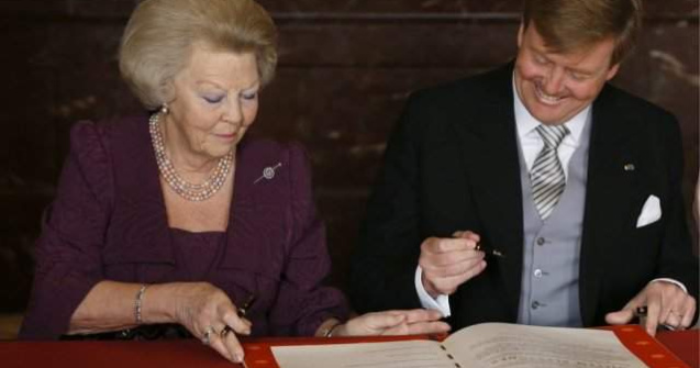 Willem-Alexander devine rege in Olanda, dupa abdicarea reginei Beatrix