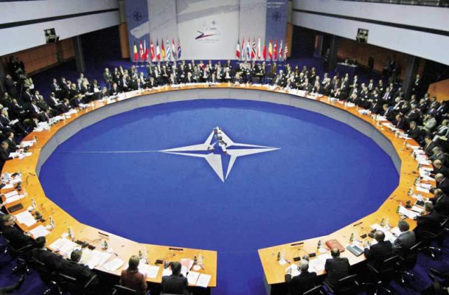 Mircea Geoana vrea neaparat sa fie ales Secretar General al NATO