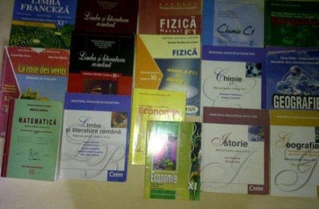 Ponta si Pricopie se iau la tranta cu "baronii manualelor"