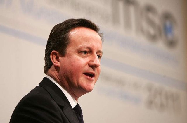 David Cameron: Afluxul de imigranti romani si bulgari va fi mult mai mic decat cel al polonezilor