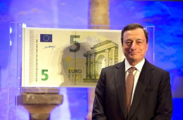 Cum arata noua bancnota de 5 euro?