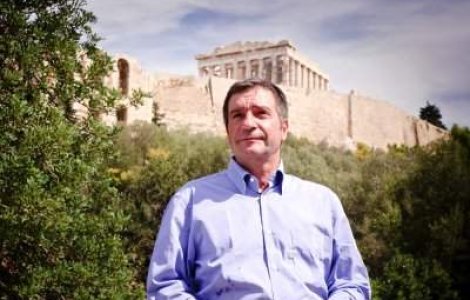 Un deputat neonazist l-a atacat pe primarul Atenei