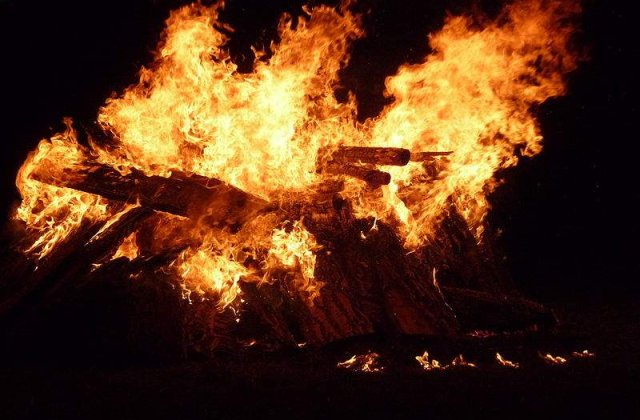 Incendiu puternic in Centrul Vechi al Capitalei