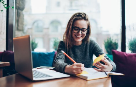 Cum se integrează studenții pe piața muncii în pandemie