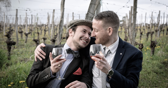 Căsătoria între persoanele de același sex a fost înscrisă în Constituție!