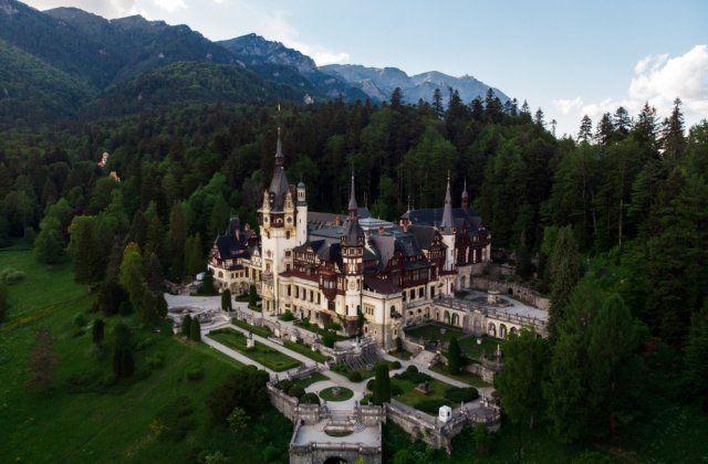 Valea Prahovei, Sinaia şi Azuga introduc noi restricții din cauza depășirii ratei de infectare