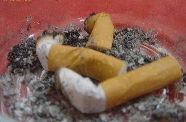 Aproape jumatate dintre romanii fumatori ar vrea sa renunte la tigari