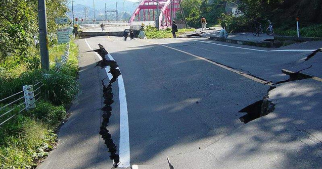 Cutremur in vestul Algeriei, soldat cu 17 raniti