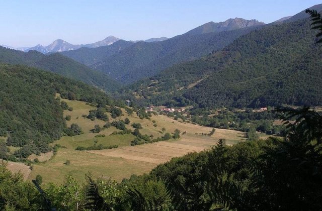 Spania isi vinde satele abandonate