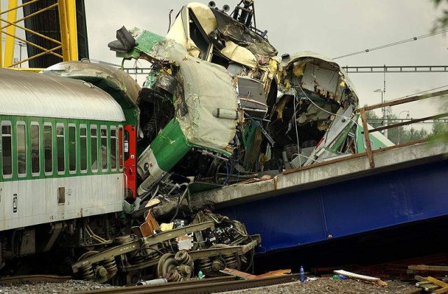 Accident feroviar in Belgia: Un mort si 17 raniti