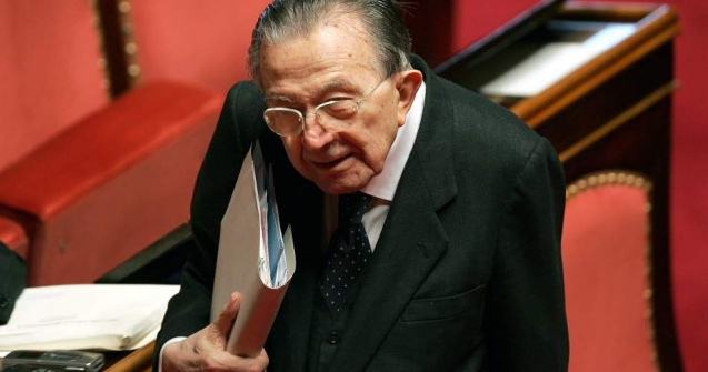 A murit fostul premier italian Giulio Andreotti