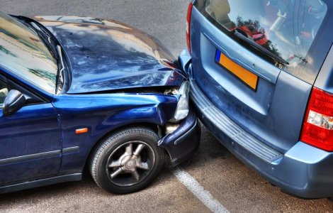 Accident pe A1: Patru masini s-au ciocnit, o alta a luat foc