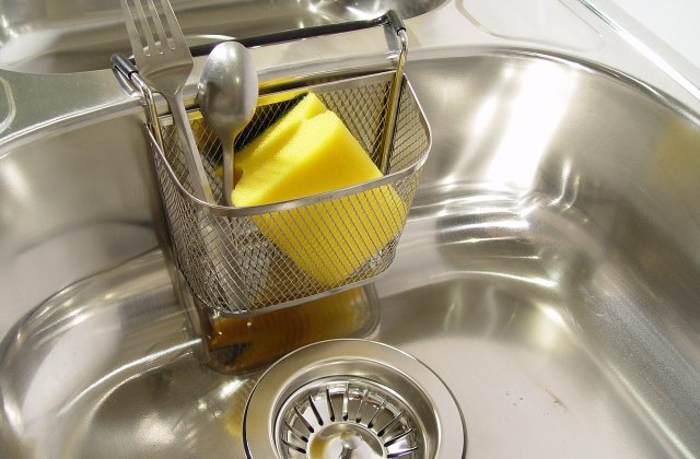 Menține-ți casa curată: 9 obiecte pe care TREBUIE să le ferești de microbi