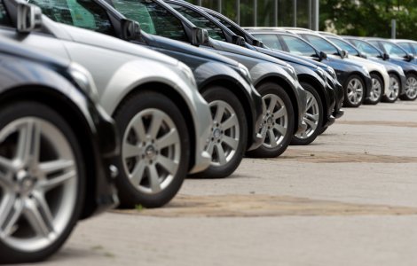 Anglia va interzice vânzarea mașinilor pe benzină și motorină începând cu 2030