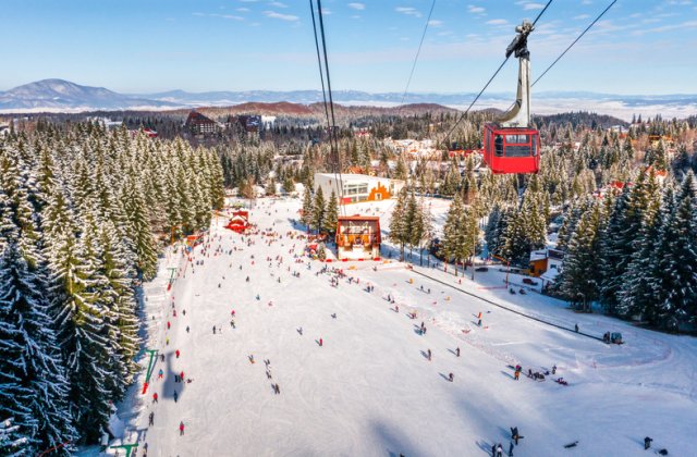 Turiștii vor fi nevoiți să respecte restricțiile impuse de autorități în timpul sărbătorilor de iarnă