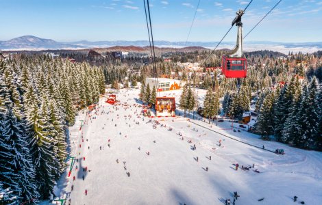 Turiștii vor fi nevoiți să respecte restricțiile impuse de autorități în timpul sărbătorilor de iarnă