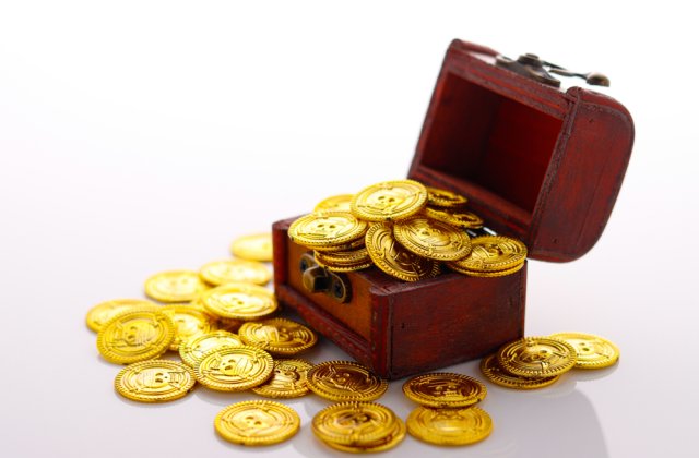 Doi tineri din Mehedinți au furat peste 100 de monede din aur, în valoare de 400 de mii de lei, din casa unor rude