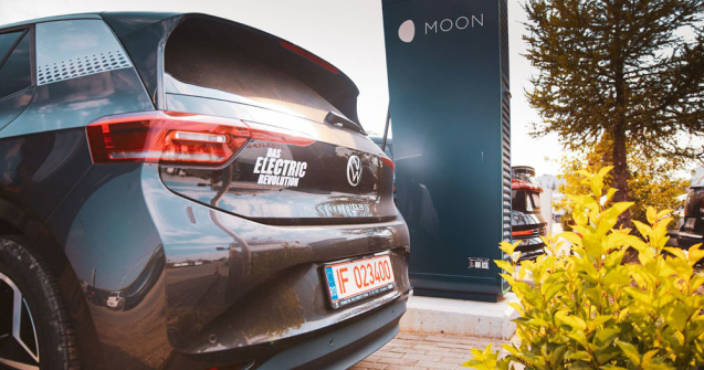 Parteneriat între Volkswagen și Renovatio pentru încărcarea mașinilor electrice