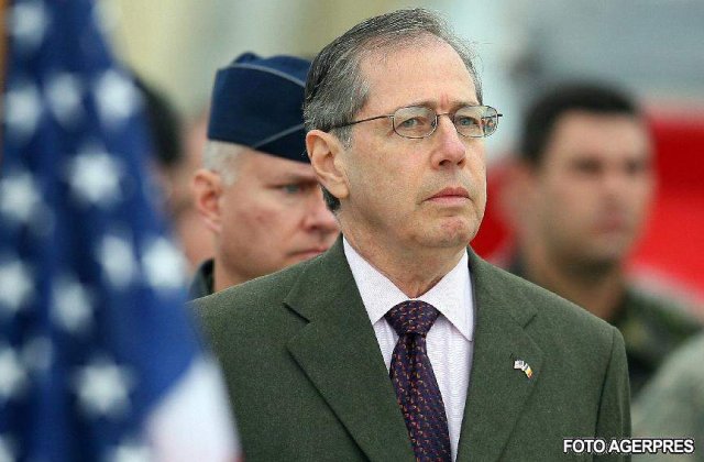 De ce ne "vaneaza" americanii?