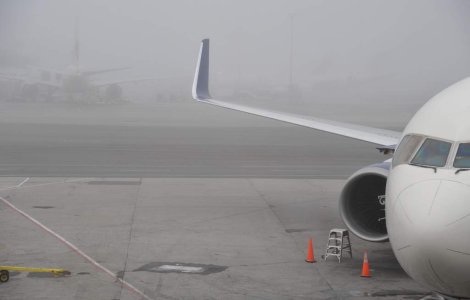 Avionul lui Basescu a aterizat la Sibiu, din cauza cetii de pe Otopeni