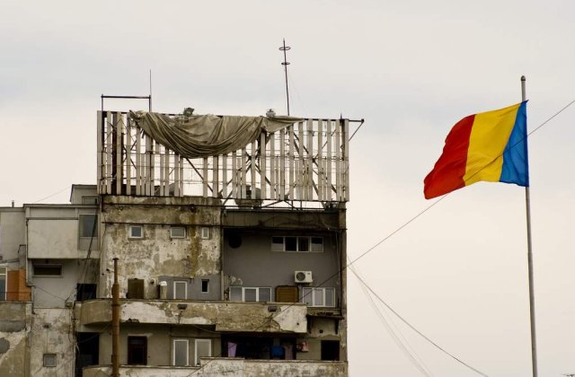 Publicatie rusa: Romania alege intre un fost capitan de nava si un "prostanac"