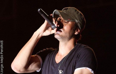Enrique Iglesias se va casatori cu Anna Kournikova