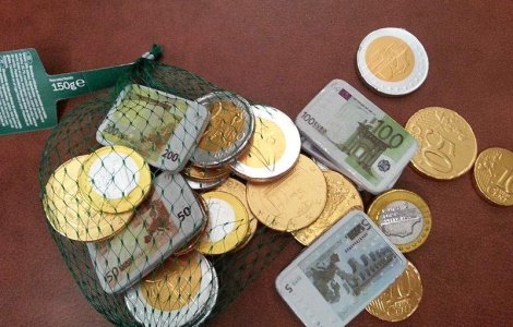 Basescu: Data optima pentru adoptarea monedei euro este 2017