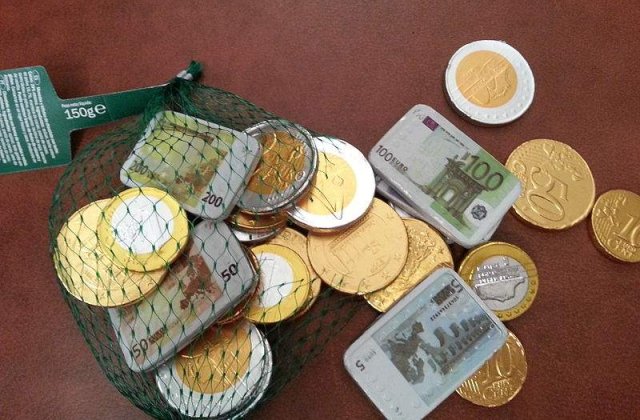 Basescu: Data optima pentru adoptarea monedei euro este 2017