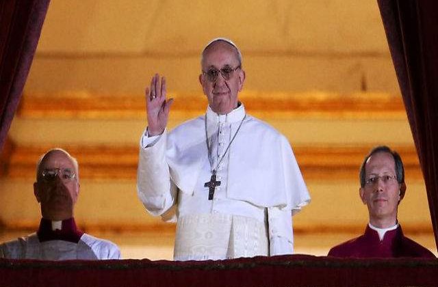 Papa Francisc le incurajeaza pe calugarite sa fie mame, nu fete batrane