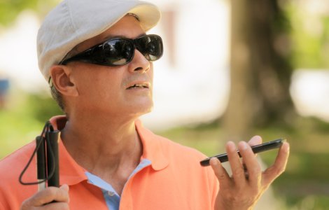 Un bărbat nevăzător a alergat 5 kilometri, ghidat de o aplicație