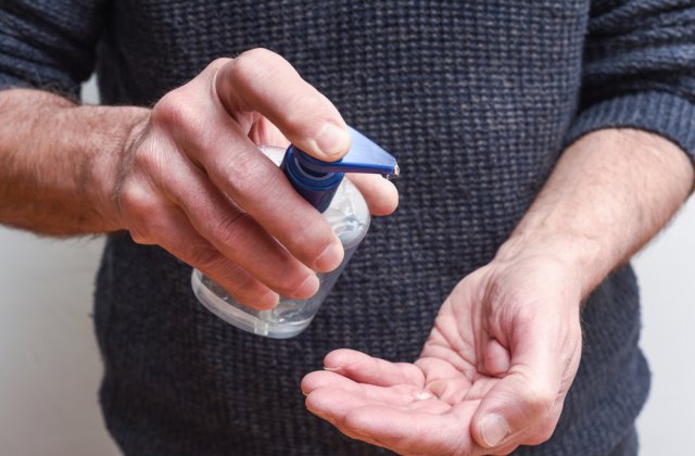 Șapte persoane au murit după ce au băut dezinfectant pentru mâini