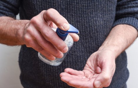 Șapte persoane au murit după ce au băut dezinfectant pentru mâini