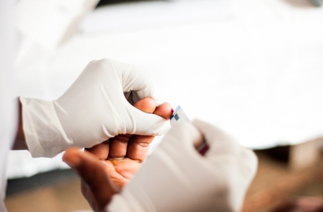 Asociaţia Română Anti-SIDA organizează o campanie pentru testarea HIV gratuită