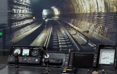 Aglomerație la metrou luni seară! O șină s-a defectat între între staţiile Mihai Bravu şi Dristor 1