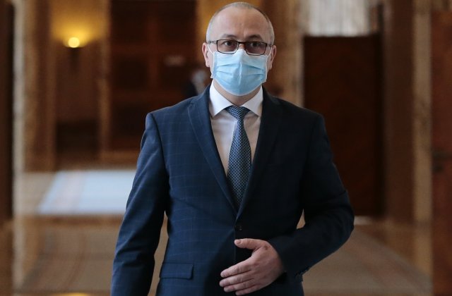 Antonel Tănase: „Trebuie să implicăm tinerii în dezvoltarea politicilor pentru tineret şi educaţie”