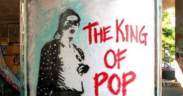 Medicul lui Michael Jackson a asteptat o ora pana cand sa cheme salvarea