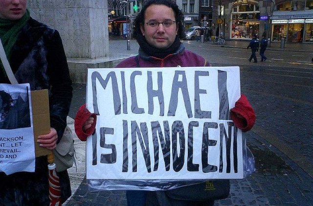 Michael Jackson, acuzat din nou de pedofilie. Avocat: "Era un monstru"