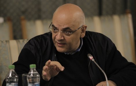 Arafat, gata să se vaccineze în direct pentru a oferi credibilitate românilor