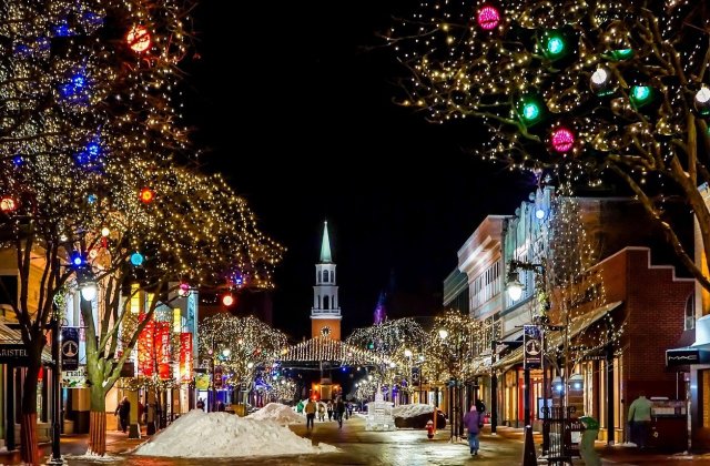 Ceremonia de Ziua Națională și inaugurarea luminițelor la Suceava va avea loc fără public și fast