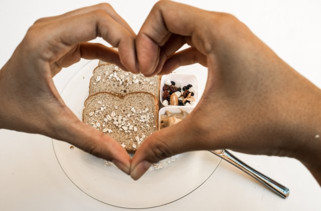 Sănătatea inimii, strâns legată de alimentație: Ce să consumi pentru a te feri de afecțiunile cardiace