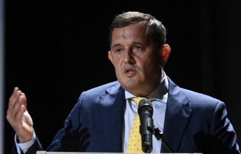 Avocatul Piperea acuză „o crimă cu premeditare” în privinţa măştilor neconforme