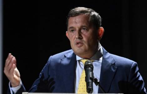 Avocatul Piperea acuză „o crimă cu premeditare” în privinţa măştilor neconforme