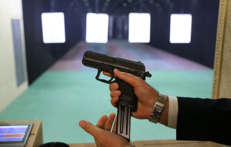 Un bărbat a murit după ce s-a împușcat în cap într-un poligon din Capitală