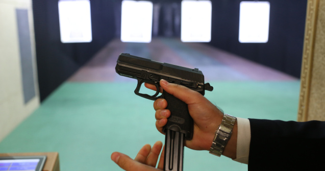 Un bărbat a murit după ce s-a împușcat în cap într-un poligon din Capitală