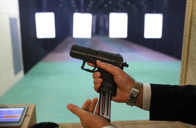 Un bărbat a murit după ce s-a împușcat în cap într-un poligon din Capitală