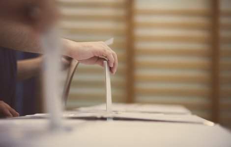 Românii din diaspora pot vota la alegerile parlamentare la orice secție. De ce acte au nevoie