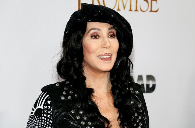 C&acirc;ntăreața americană Cher sosește &icirc;n Pakistan pentru a-l vedea pe Kaavan, un elefant maltratat timp de 30 de ani