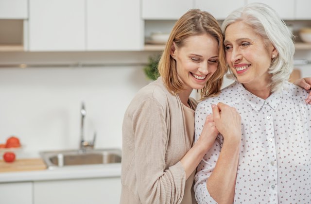 5 motive pentru care arătăm mai tineri decât părinții noștri la aceeași vârstă