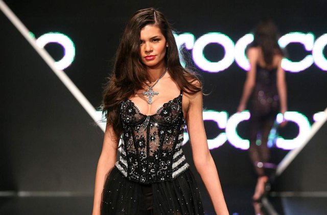 Moni: &#39;Nu ma cobor la nivelul lui Laurette&#39;